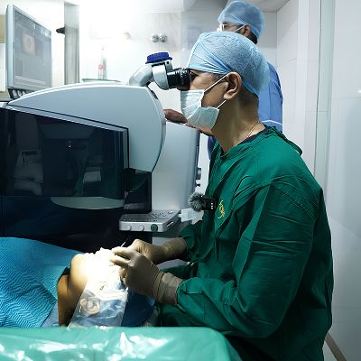 Eye Surgeon | MfunL